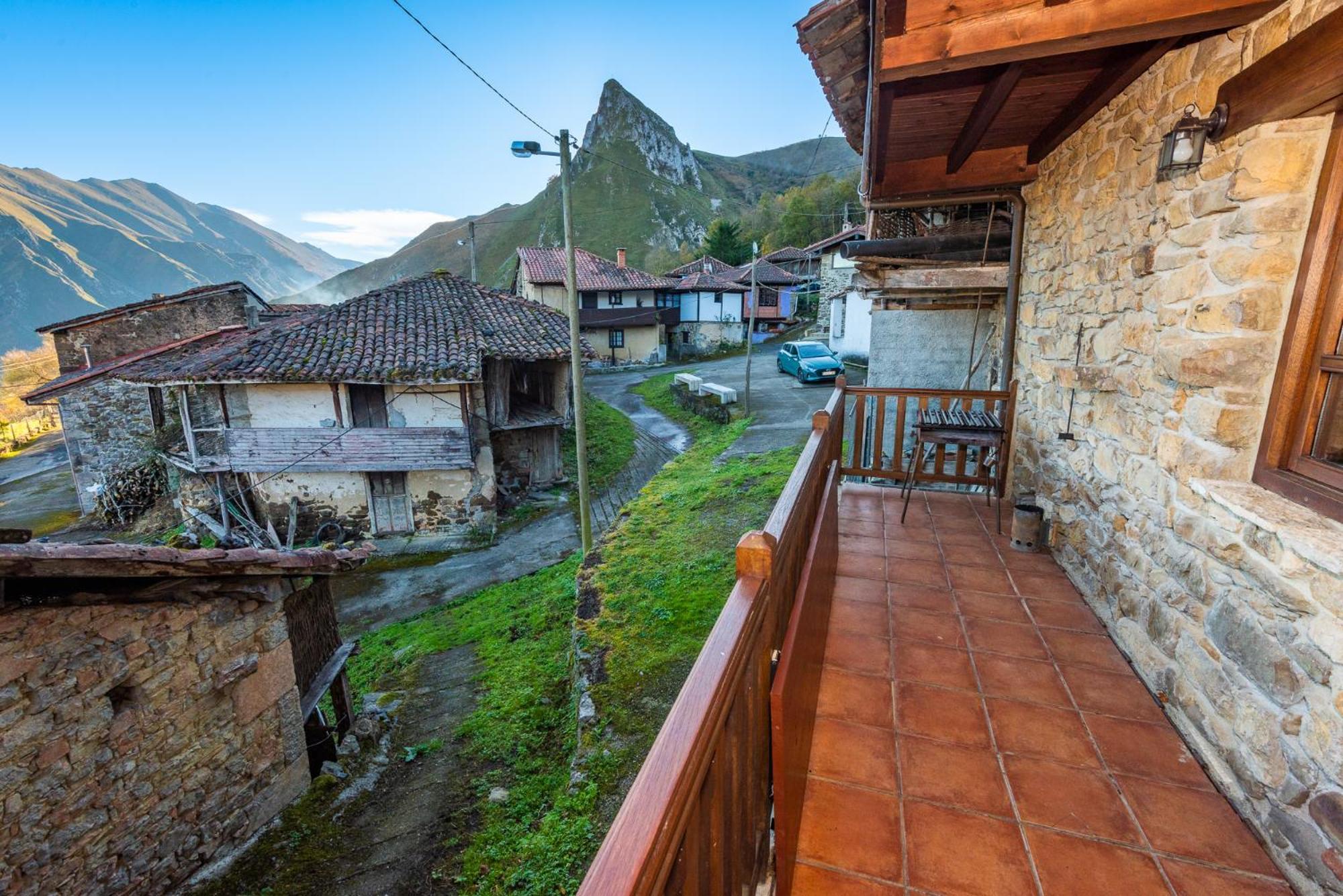 Casa De Ligueria Guest House Rozapanera Exterior photo